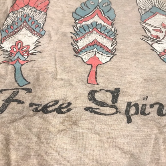 Free Spirit Feather Boho Flowy Tank Shirt - Picture 3 of 4